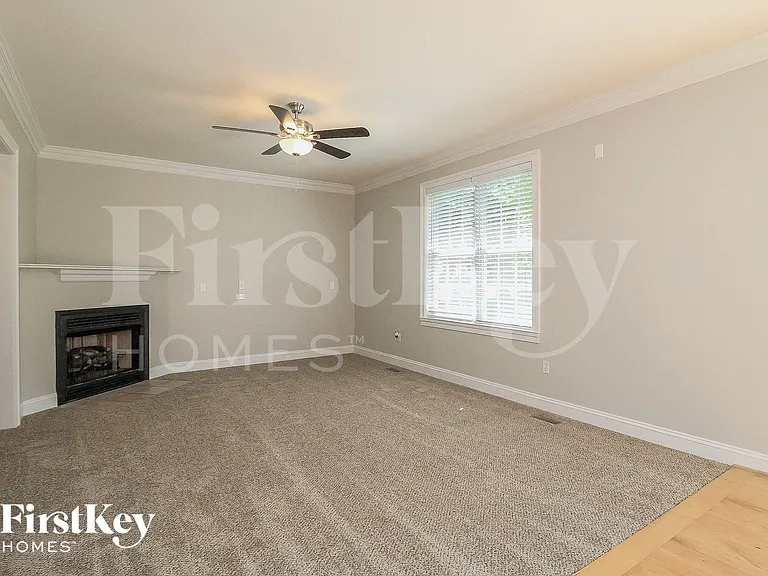 20 Evergreen Dr — Photo 3