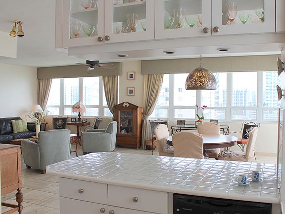 3rd image of 2121 N Bayshore Dr Penthouse 1409