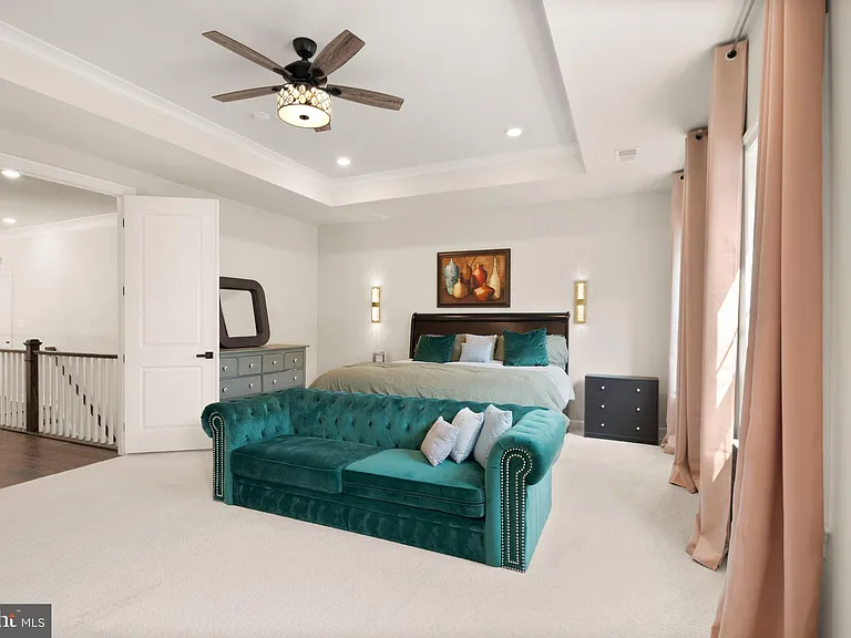 23297 Hastings Ridge Ct — Photo 46