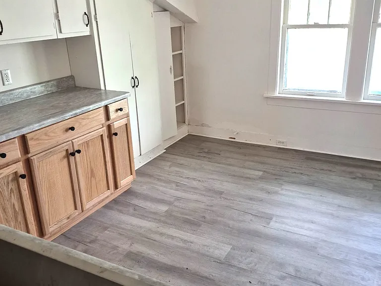 501 E 7th St #3 — Photo 5