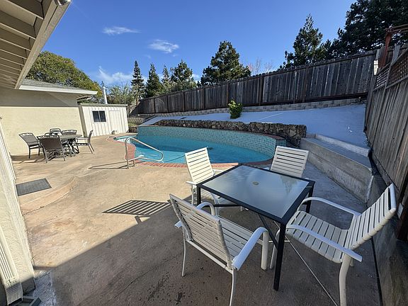 3rd image of 2663 Alice Way