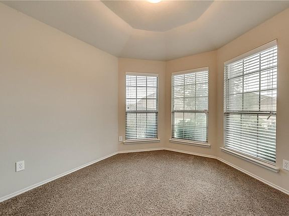5th image of 157 Meadow Crest Dr