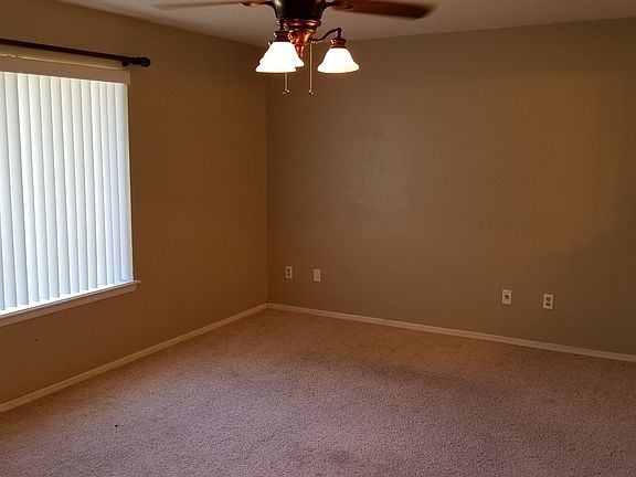 3rd image of 609 Plainview Dr