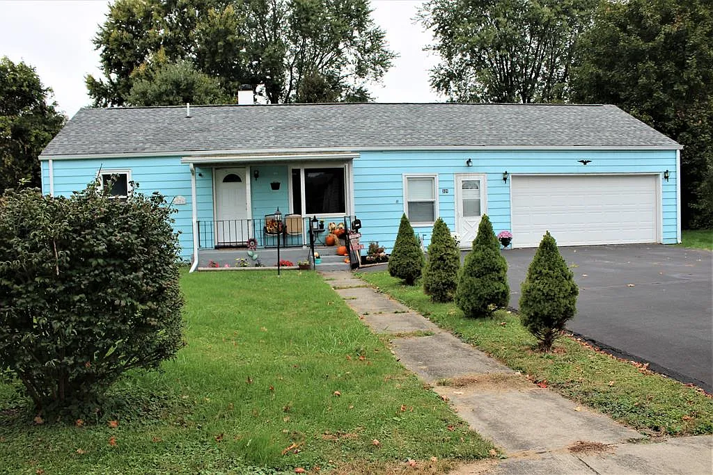 326 Grant St photo 1