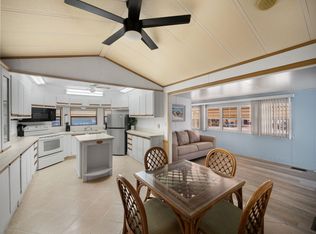 556 Nettles Blvd, Jensen Beach, FL 34957