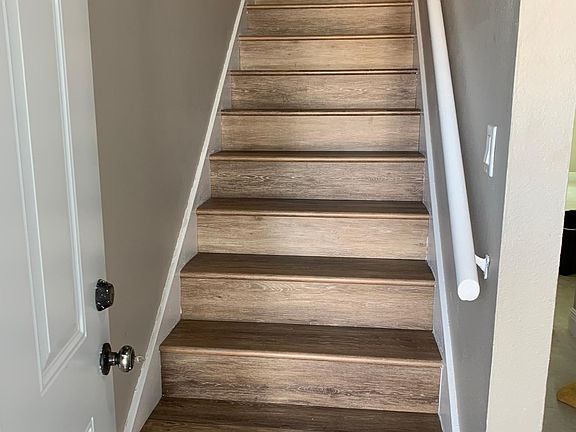 3rd image of 546 Verbena Ct