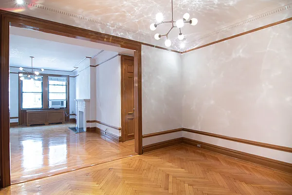 Rented by WAM Partners - William Moses Co. | media 24