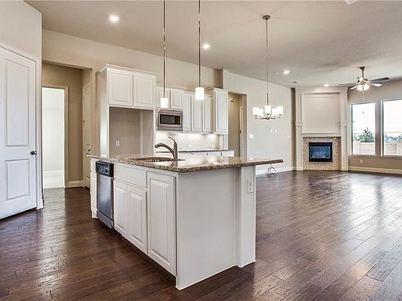 5th image of 3015 Charles Dr