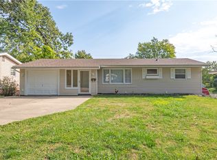 40 Glenview Dr, Decatur, IL 62521