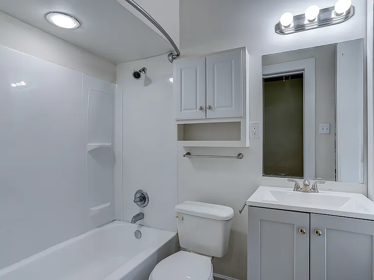 209 W 5th Ave #204 — Photo 5