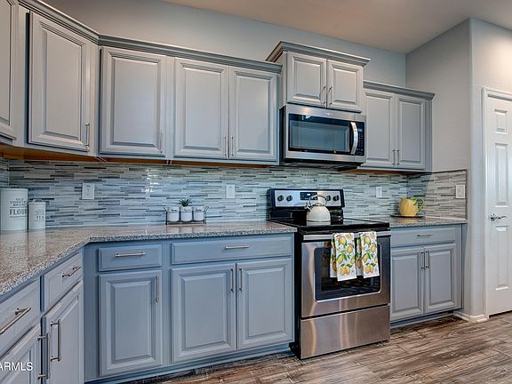 3rd image of 25954 W SEQUOIA Drive