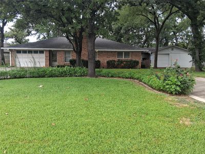 209 Modoc Trl, Lake Kiowa, TX, 76240