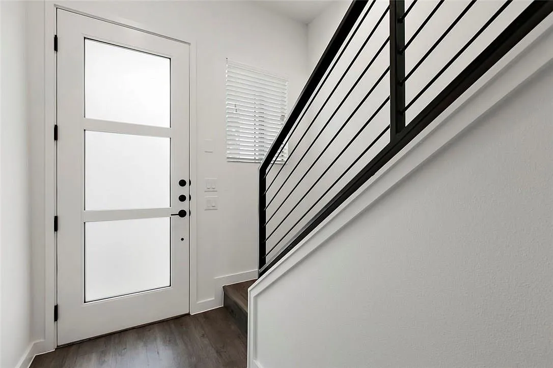 3 bed, 2.5 bath, 1847 sqft, $3,500 — Photo 4
