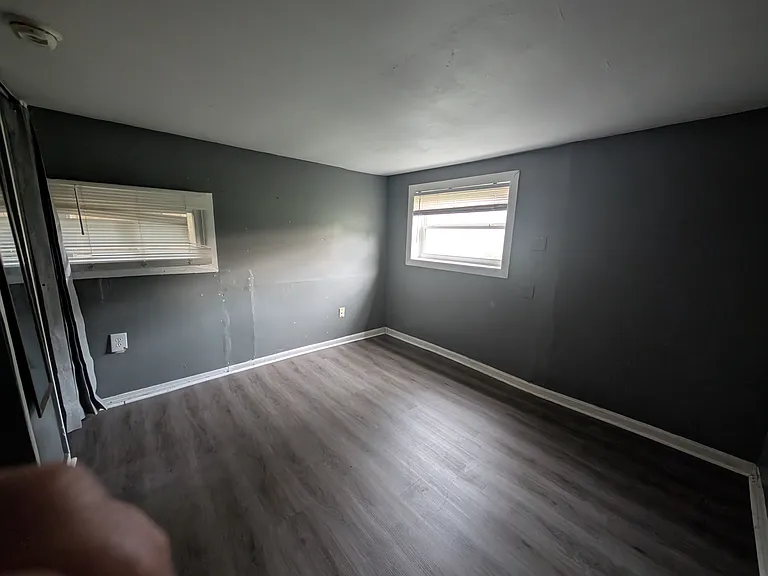 369 Massie Ave — Photo 7