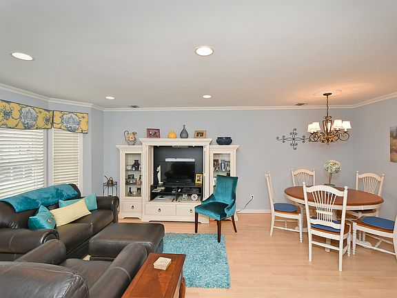 5th image of 1141 Savoy Dr