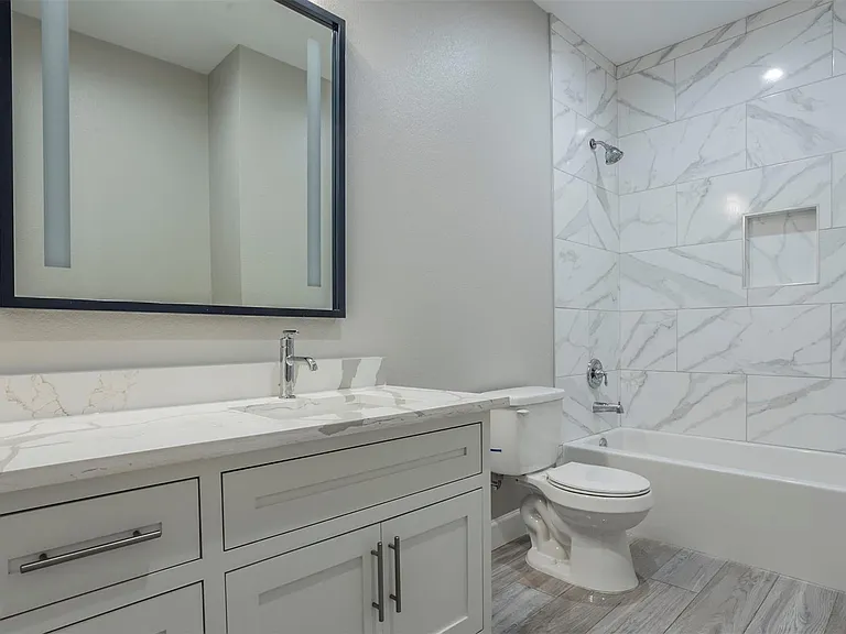 2718 Leslie Ln — Photo 11