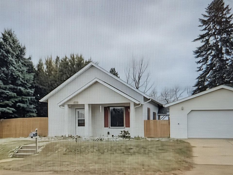 1st image of 2813 E 20th St