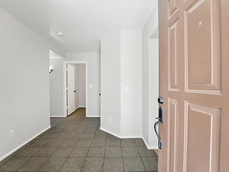 41628 W Hillman Dr — Photo 3