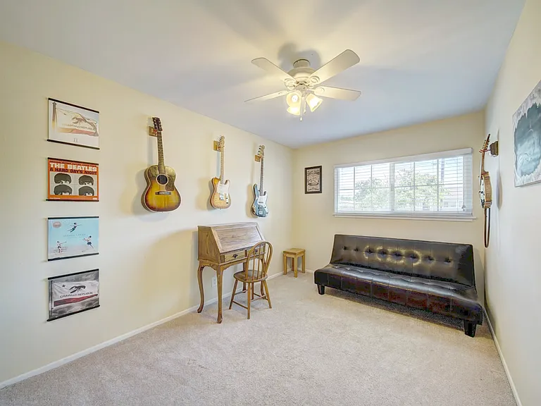 1024 Locust St — Photo 11