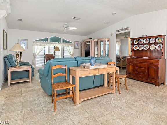 4th image of 44 Windmill Blvd #44