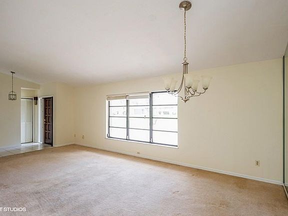 3rd image of 132 SW Inwood Avenue