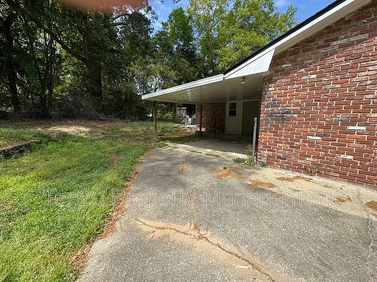 4702 Harbin St — Photo 10