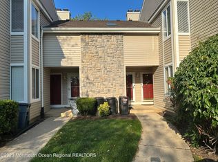 19 Farnham Sq #219, Parlin, NJ 08859