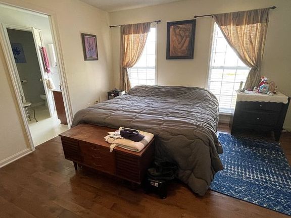 5th image of 127 Shady Acres Ln