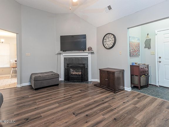4th image of 5480 Alexandria Ln