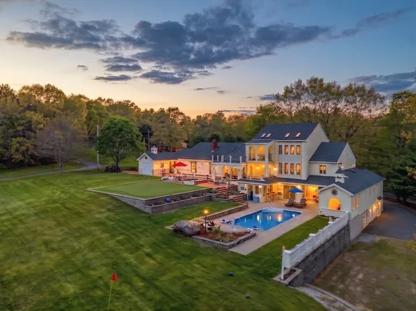 312 Burrage St, Lunenburg, MA 01462