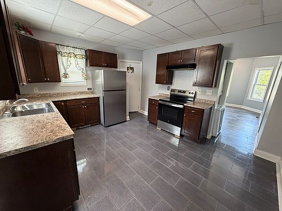 3rd image of 10 Dow St APT 1
