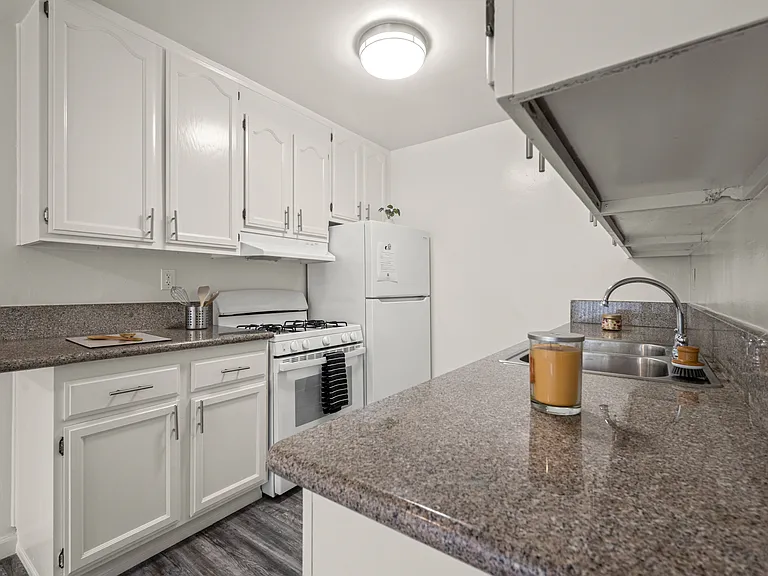 7518 LEXINGTON — Photo 32