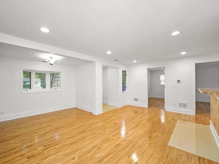 37936 N Wilson Ave — Photo 2