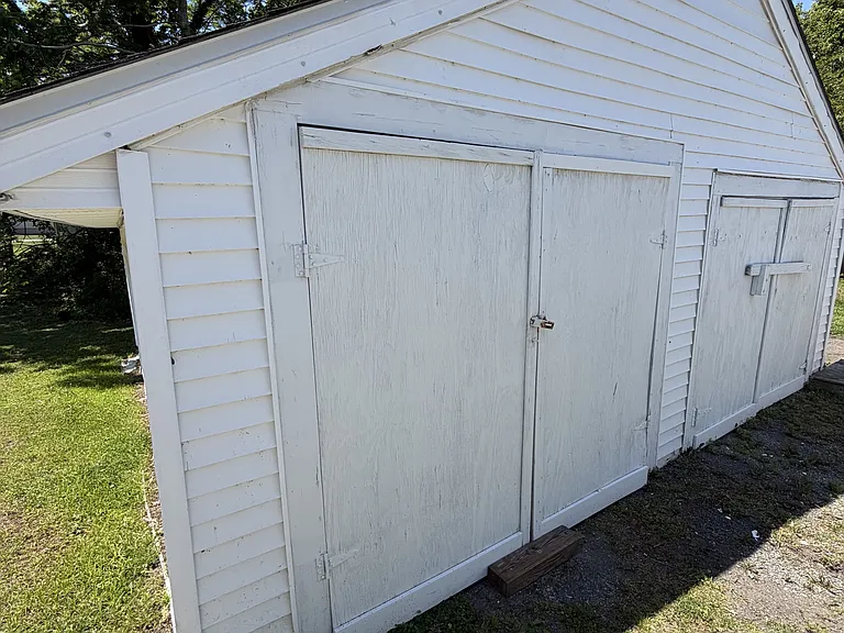 406 Maple St — Photo 13
