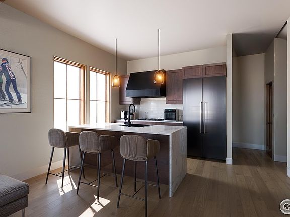 4th image of 185 Vasquez #B3