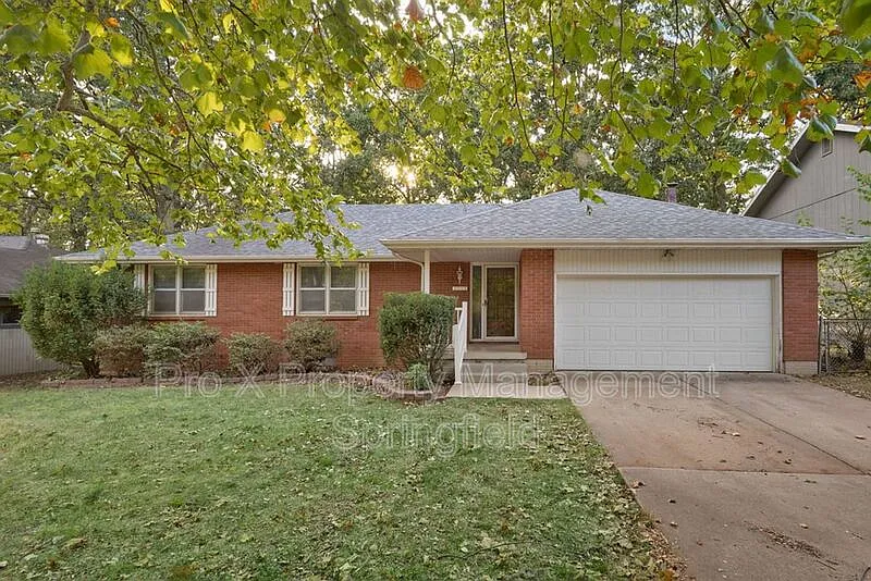 5 bed, 3.0 bath, 3514 sqft, $2,195 — Photo 1