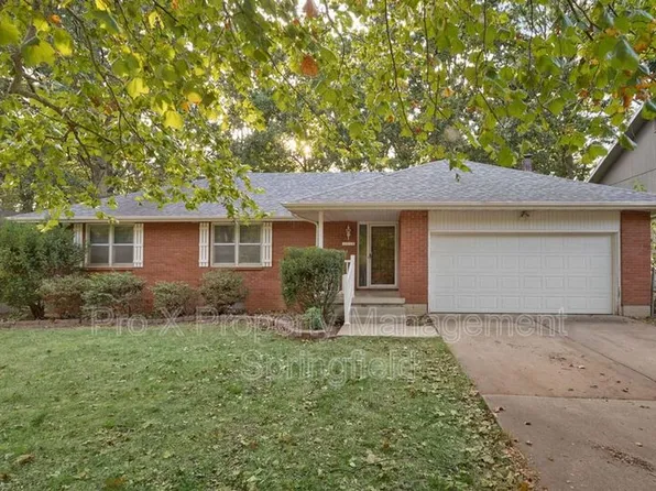 2053 S Hillcrest Ave, Springfield, MO 65807