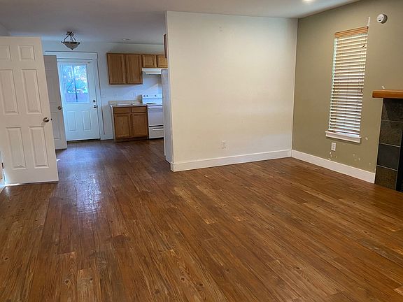 4th image of 804 Freda Ave #A & B