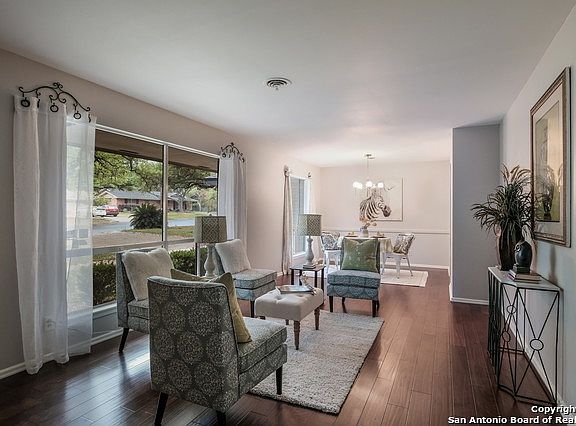 3rd image of 731 Susie Ct