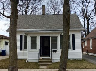 270 6th Ave, Manistee, MI 49660