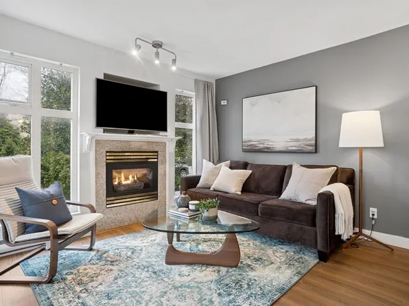 1099 W 71st Ave #201, Vancouver, BC V6P 6Y5