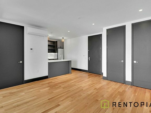 3rd image of 535 Franklin Ave #7X