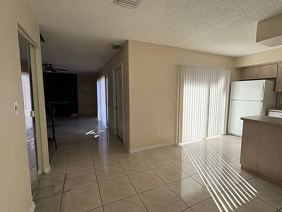 5th image of 1710 Park Meadows Dr APT 4