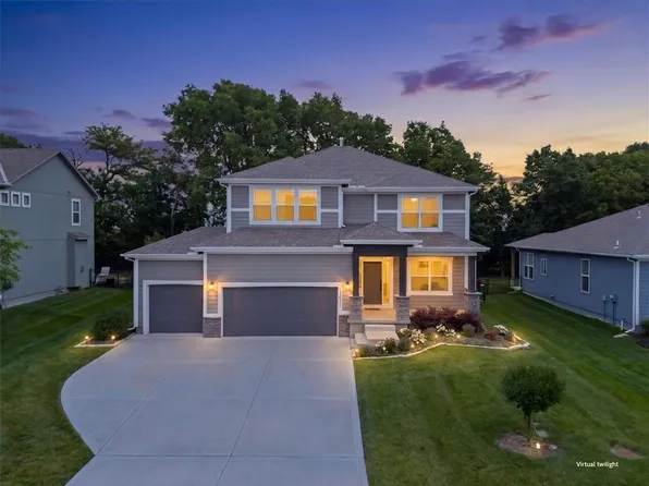 3101 SW Arbor Tree Dr, Lees Summit, MO 64082
