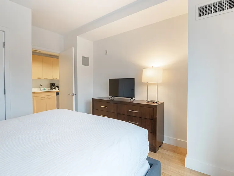 1085 Boylston St — Photo 10