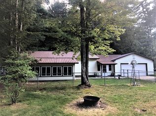 9657 Elizabeth St, Grayling, MI 49738