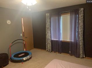 1511 Dublin Ct, Shakopee, MN 55379