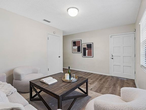 5th image of 1740 W Walnut St