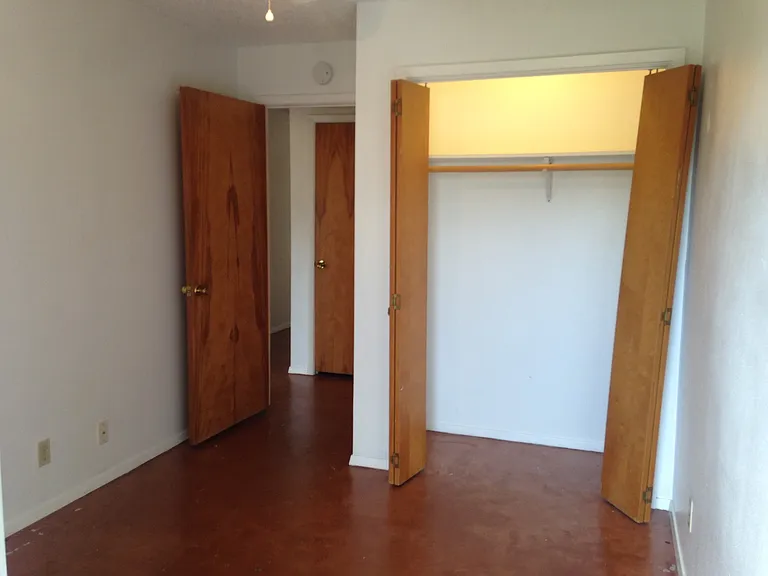 500 E Riverside Dr #211 — Photo 15