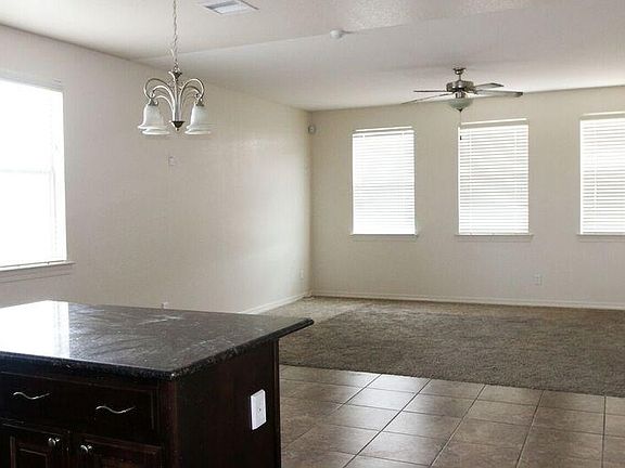 4th image of 13342 Emerald Hills St